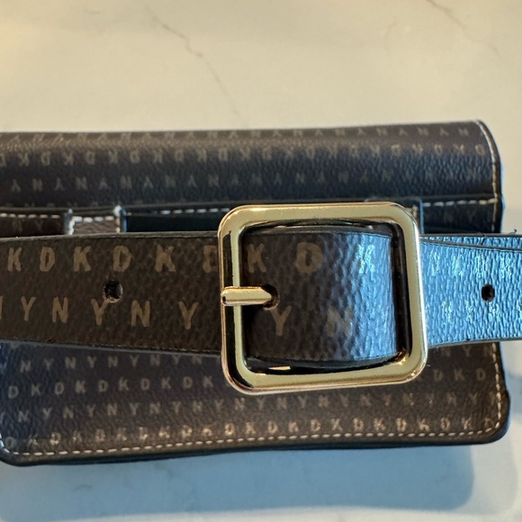 Brand New DKNY Signature Belt Purse/Fanny pack - Picture 9 of 9